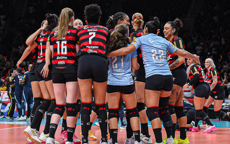 Sesc RJ Flamengo vence Dentil Praia Clube de virada e deixa tudo igual na semifinal da Superliga