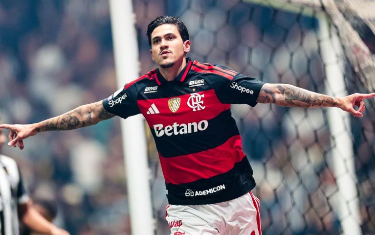 Flamengo goleia o Atlético-MG na Arena MRV e emplaca sétima vitória seguida na temporada