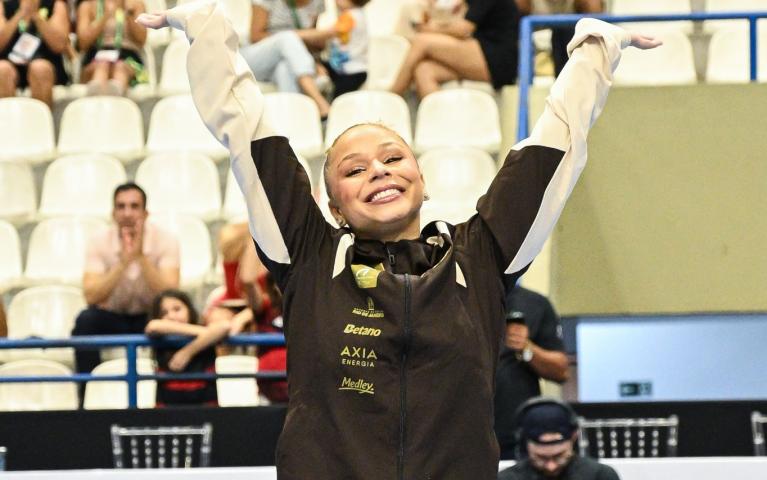 Flavia Saraiva e Larissa Machado brilham e Flamengo se destaca no Troféu Brasil