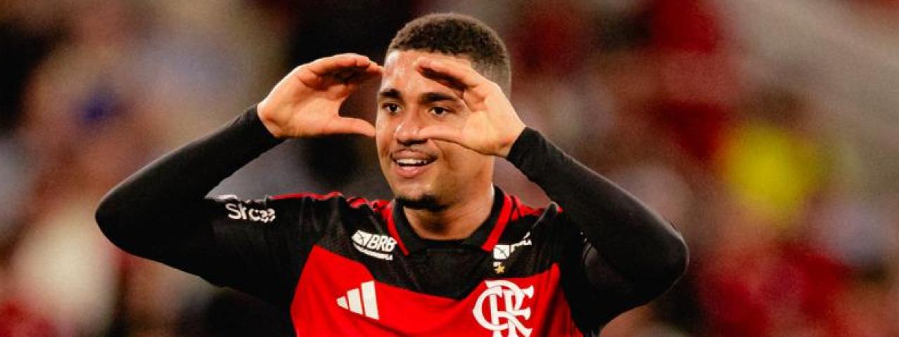 Em noite inspirada de Samuel Lino, Flamengo vence mais uma no Maraca pelo Brasileirão