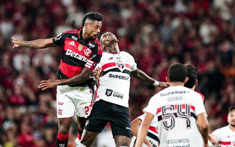 Flamengo pressiona até o fim, mas fica no empate com o São Paulo no Maracanã