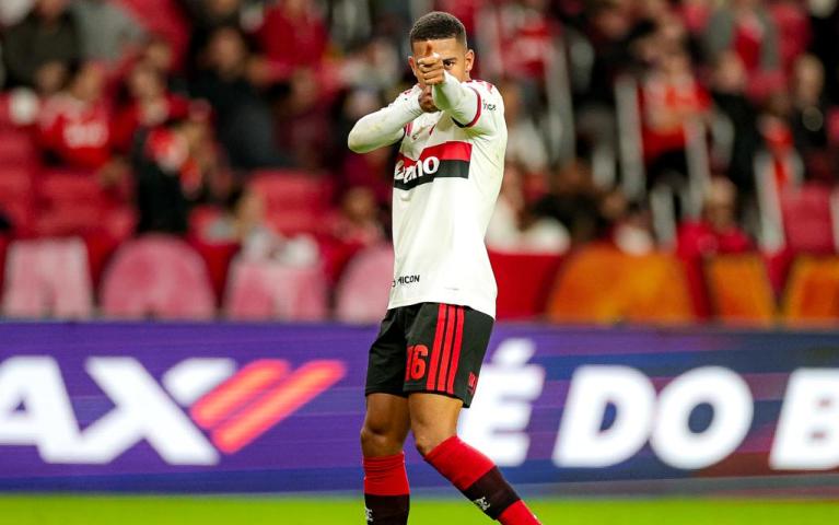 Jogando fora de casa, Flamengo pressiona até o fim e busca o empate pelo Brasileirão