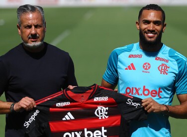 Apresentação do novo atleta Juninho - Ninho do Urubu - 21-01-2025